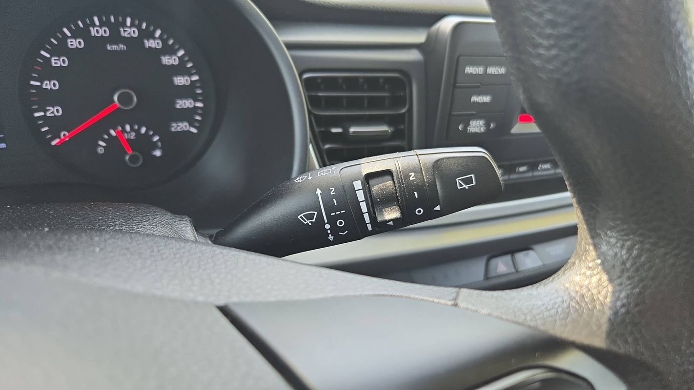 Kia Rio - Photo 29