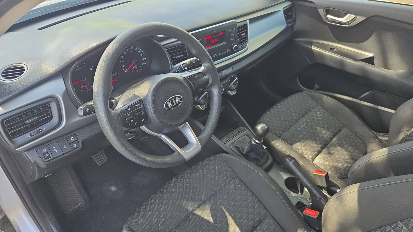 Kia Rio - Photo 8