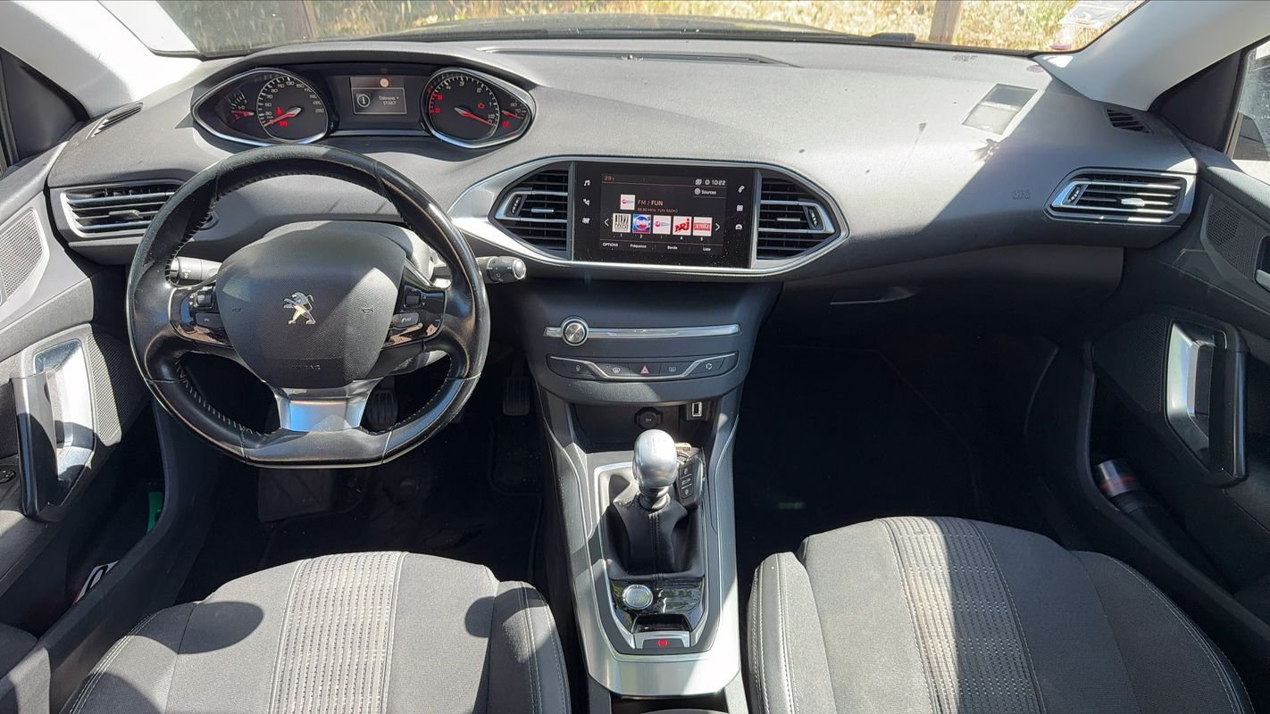 Peugeot 308 SW - Photo 11