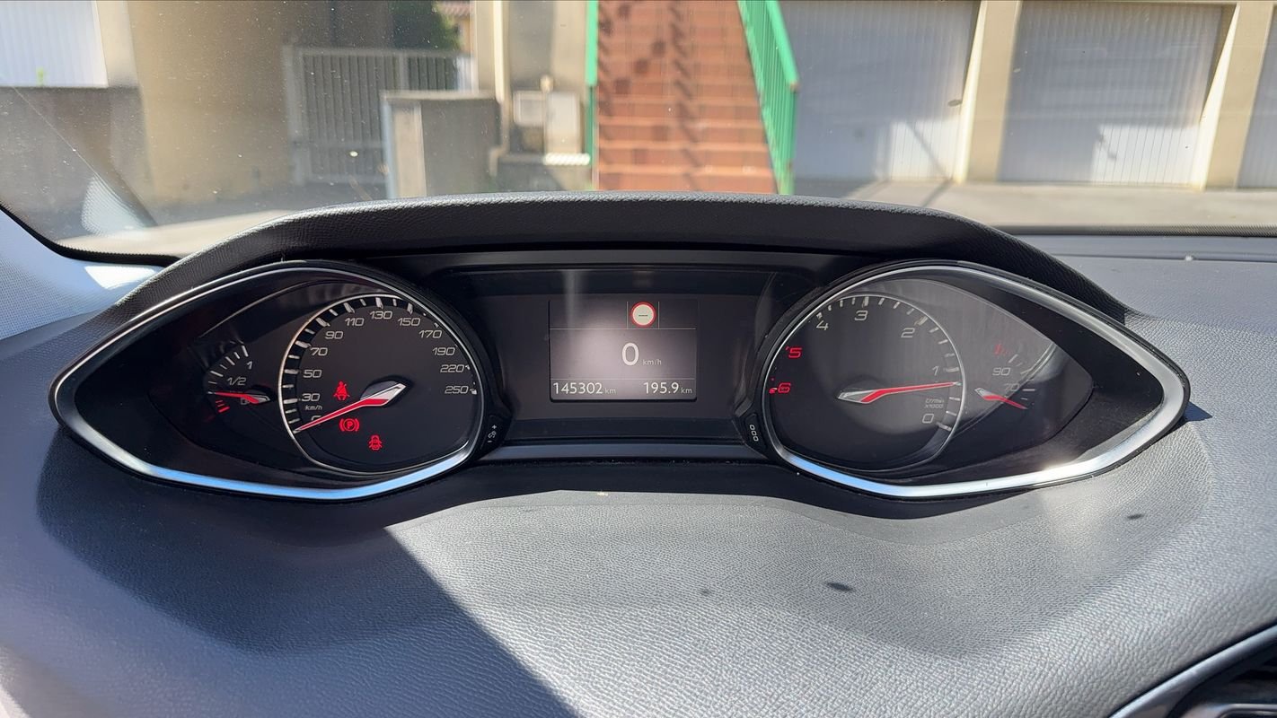 Peugeot 308 SW - Photo 12