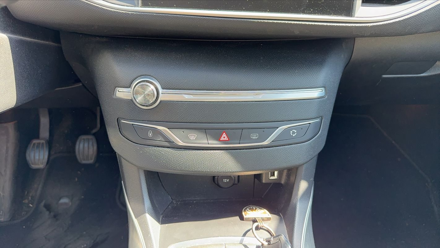 Peugeot 308 SW - Photo 13