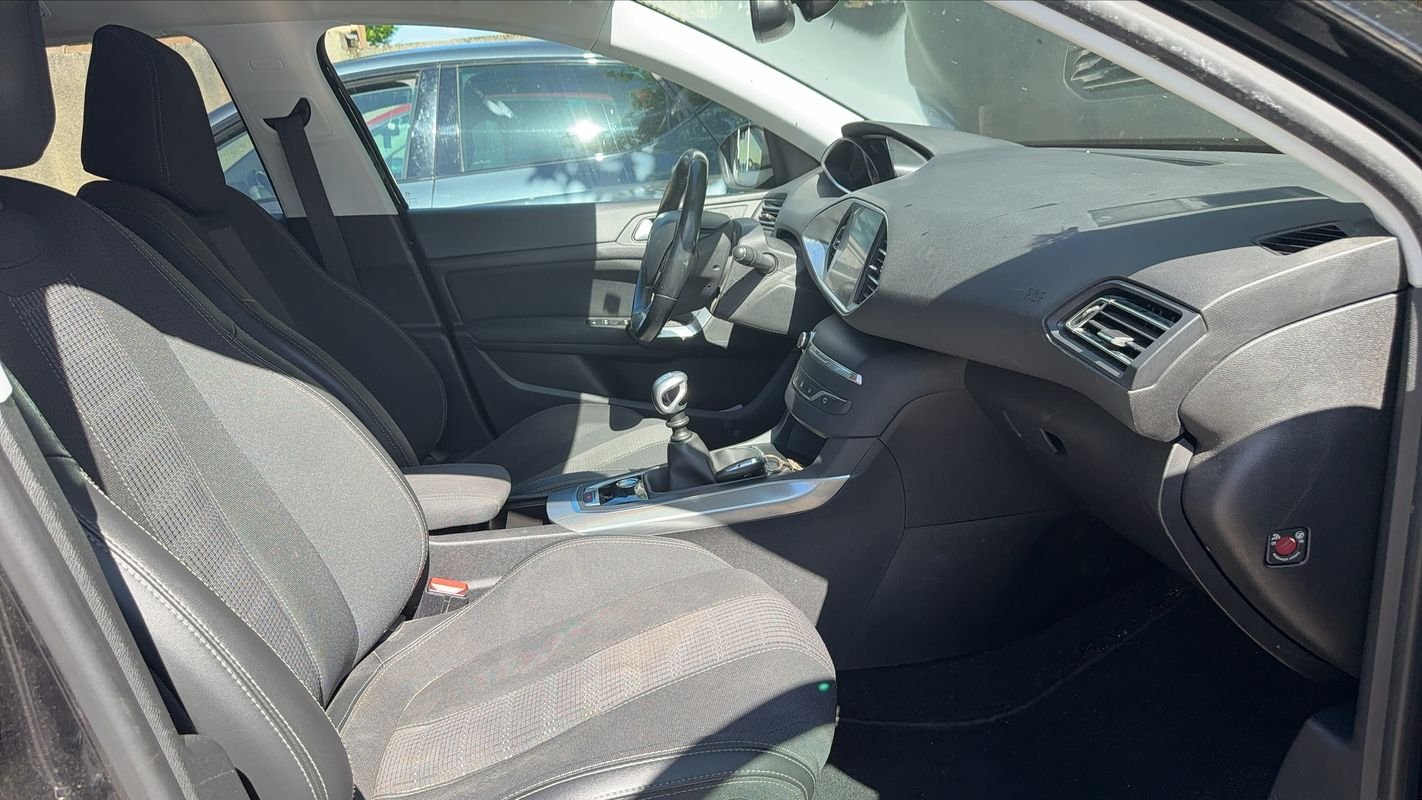 Peugeot 308 SW - Photo 25