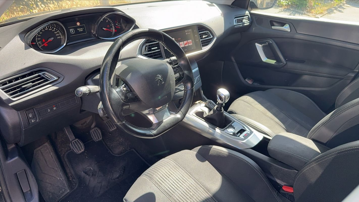 Peugeot 308 SW - Photo 8