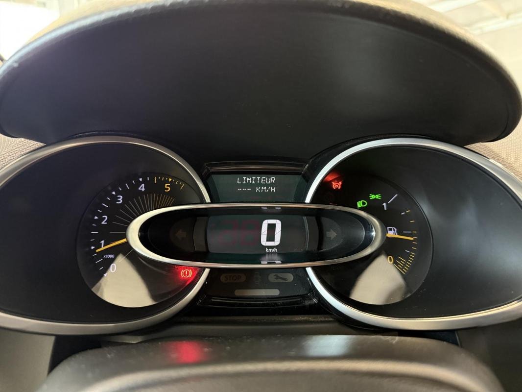 Renault Clio - Photo 17
