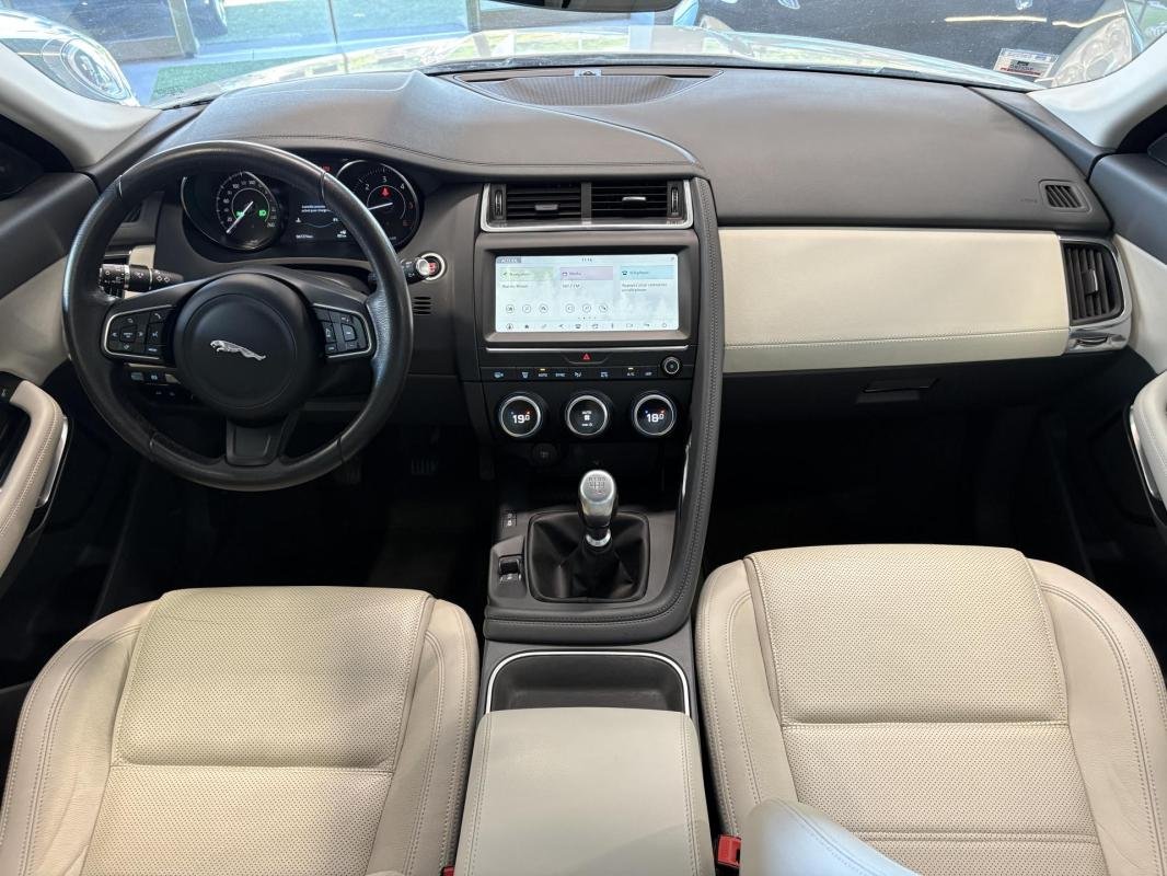 Jaguar E-PACE - Photo 14