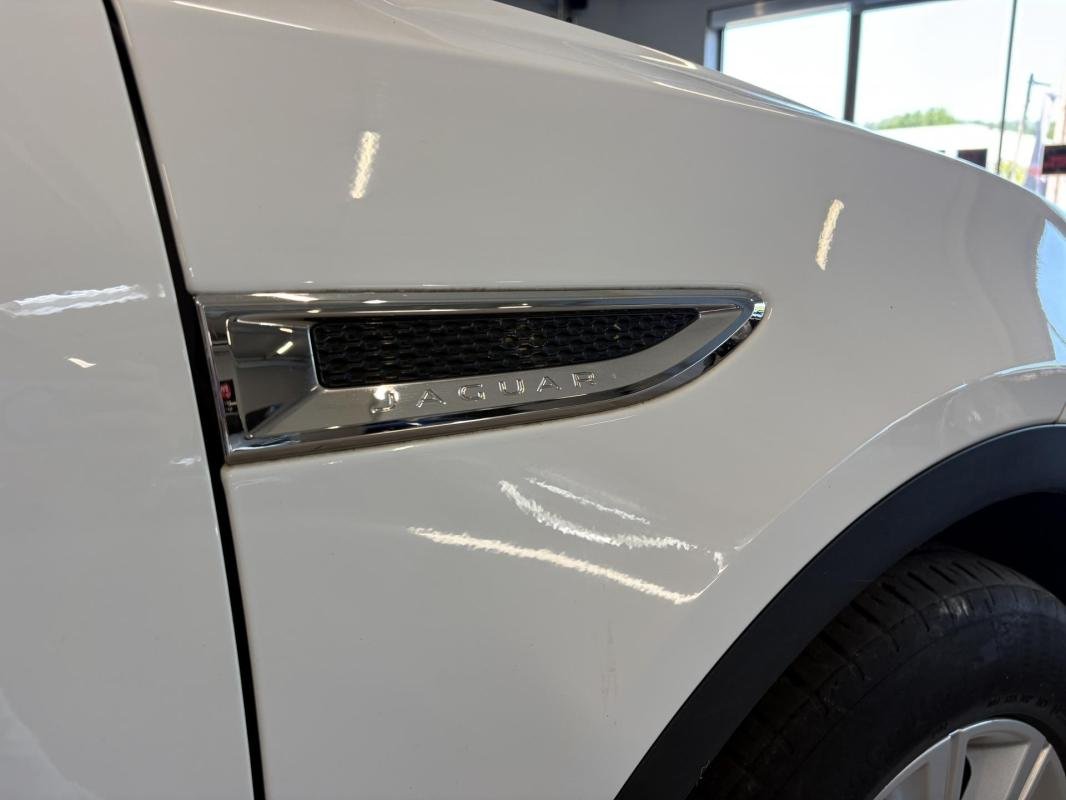 Jaguar E-PACE - Photo 16