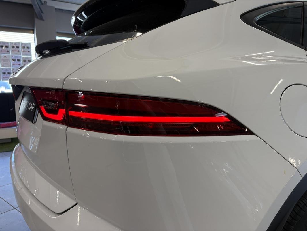 Jaguar E-PACE - Photo 17