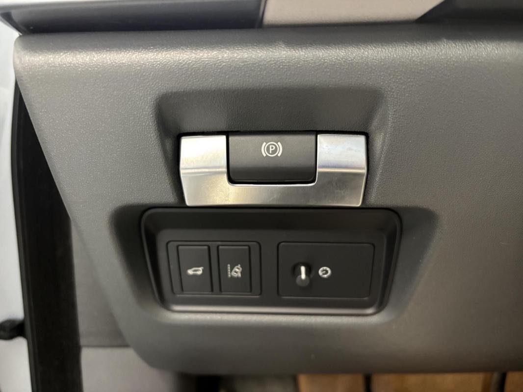 Jaguar E-PACE - Photo 26