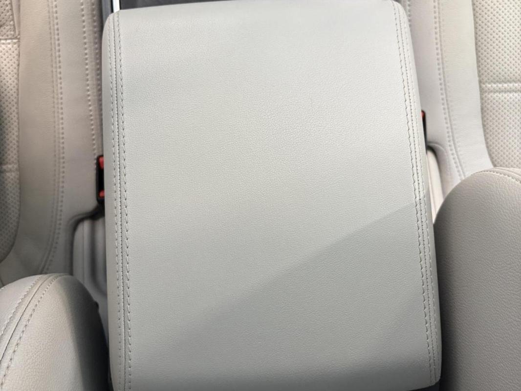 Jaguar E-PACE - Photo 30