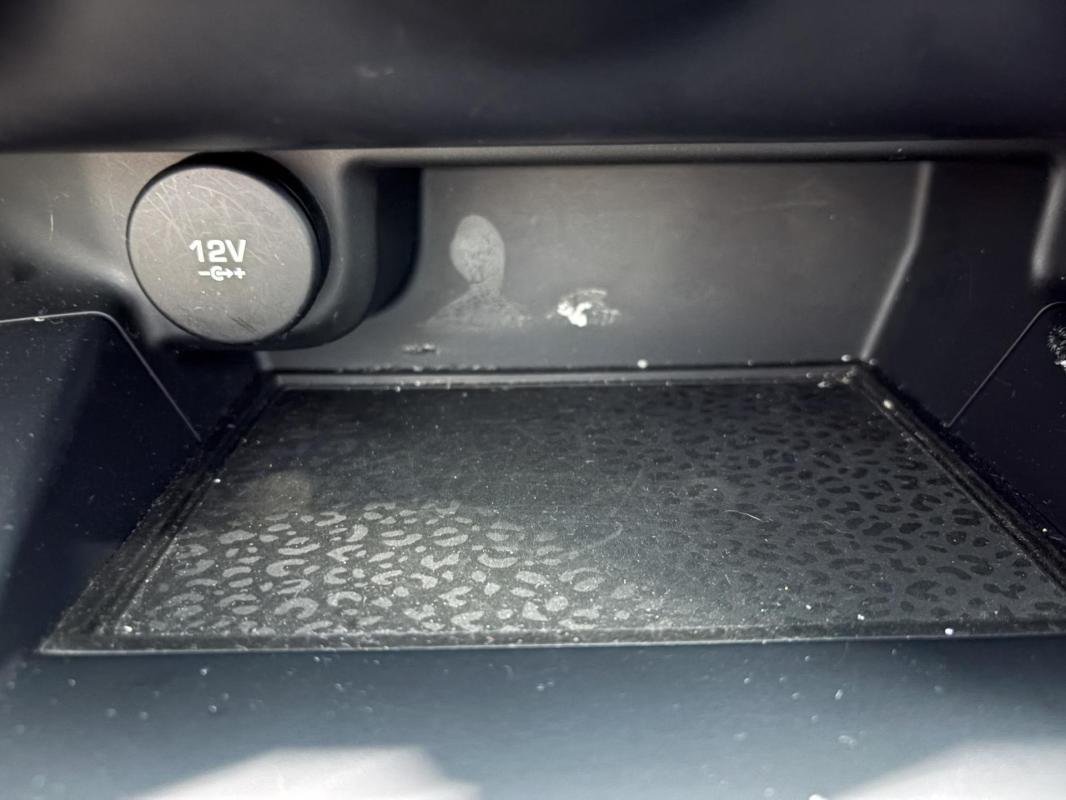 Jaguar E-PACE - Photo 32