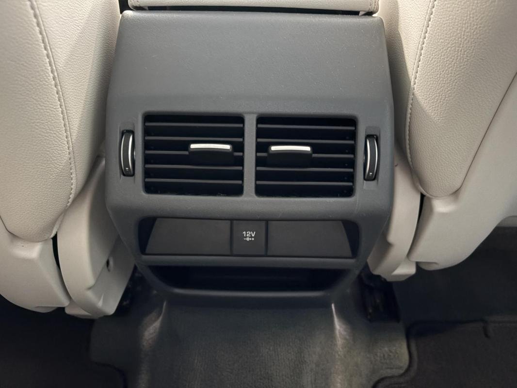 Jaguar E-PACE - Photo 36