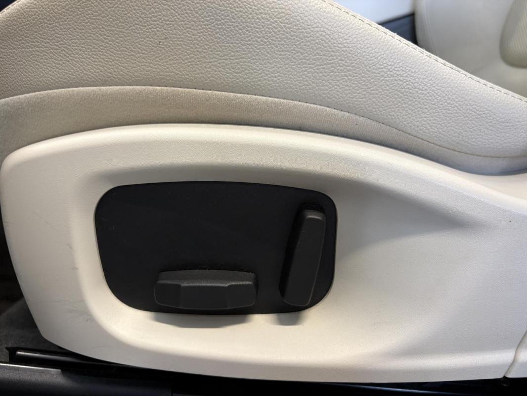 Jaguar E-PACE - Photo 37