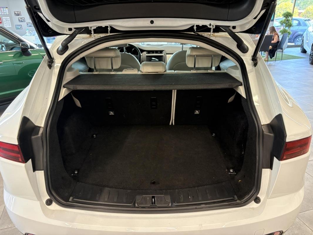 Jaguar E-PACE - Photo 39