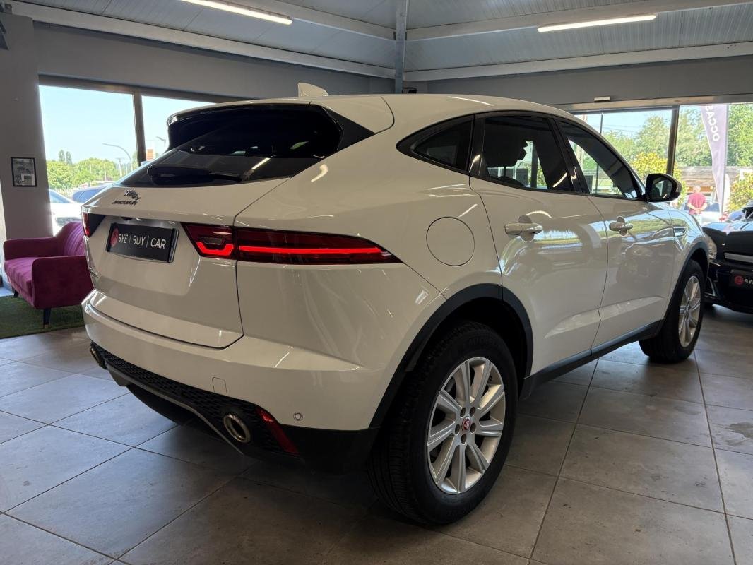 Jaguar E-PACE - Photo 4
