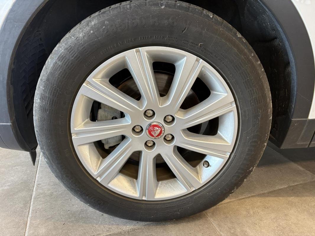 Jaguar E-PACE - Photo 9