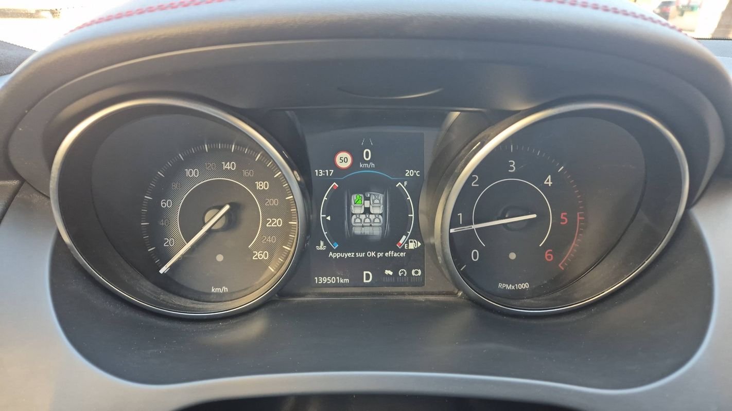 Jaguar E-PACE - Photo 12