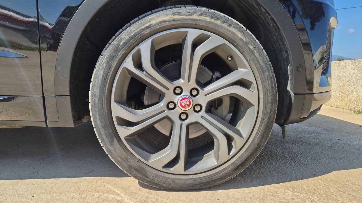 Jaguar E-PACE - Photo 17