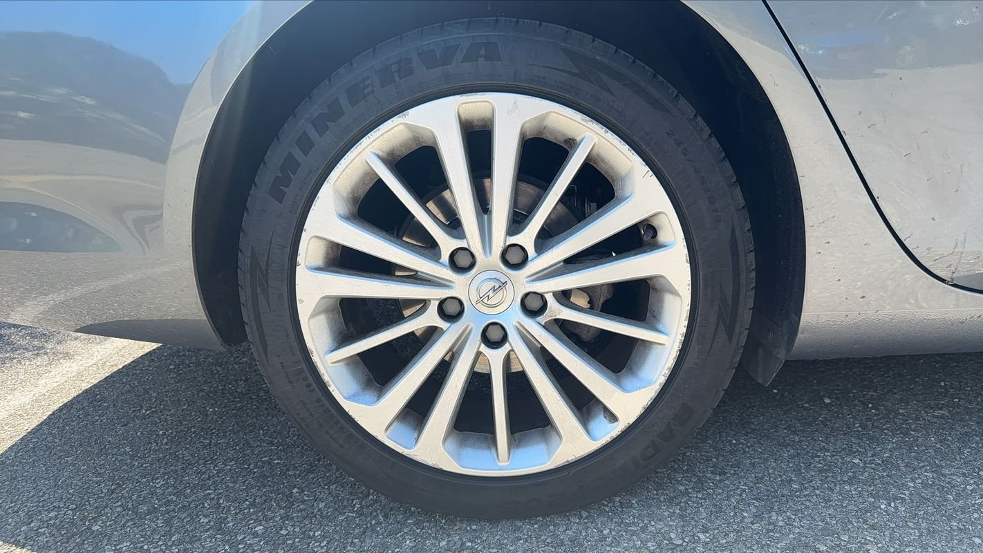 Opel Insignia Sports Tourer - Photo 16