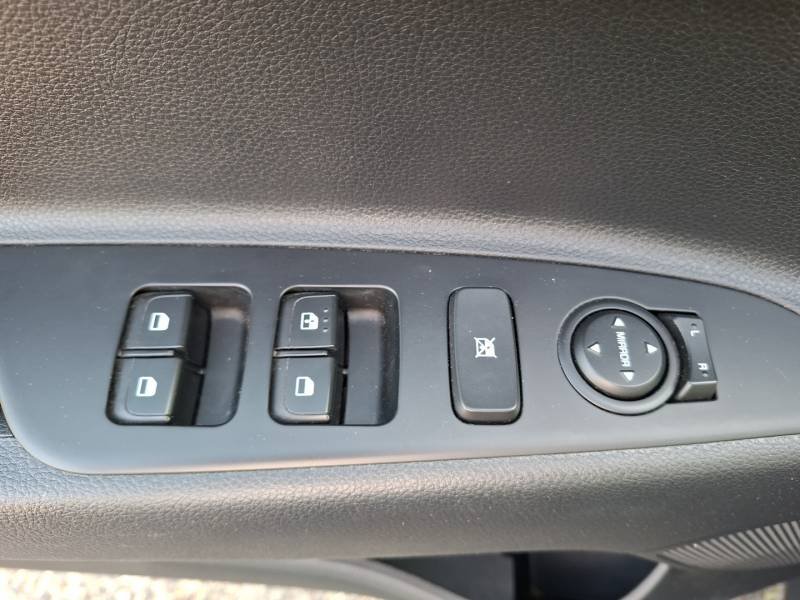 Kia Stonic - Photo 22