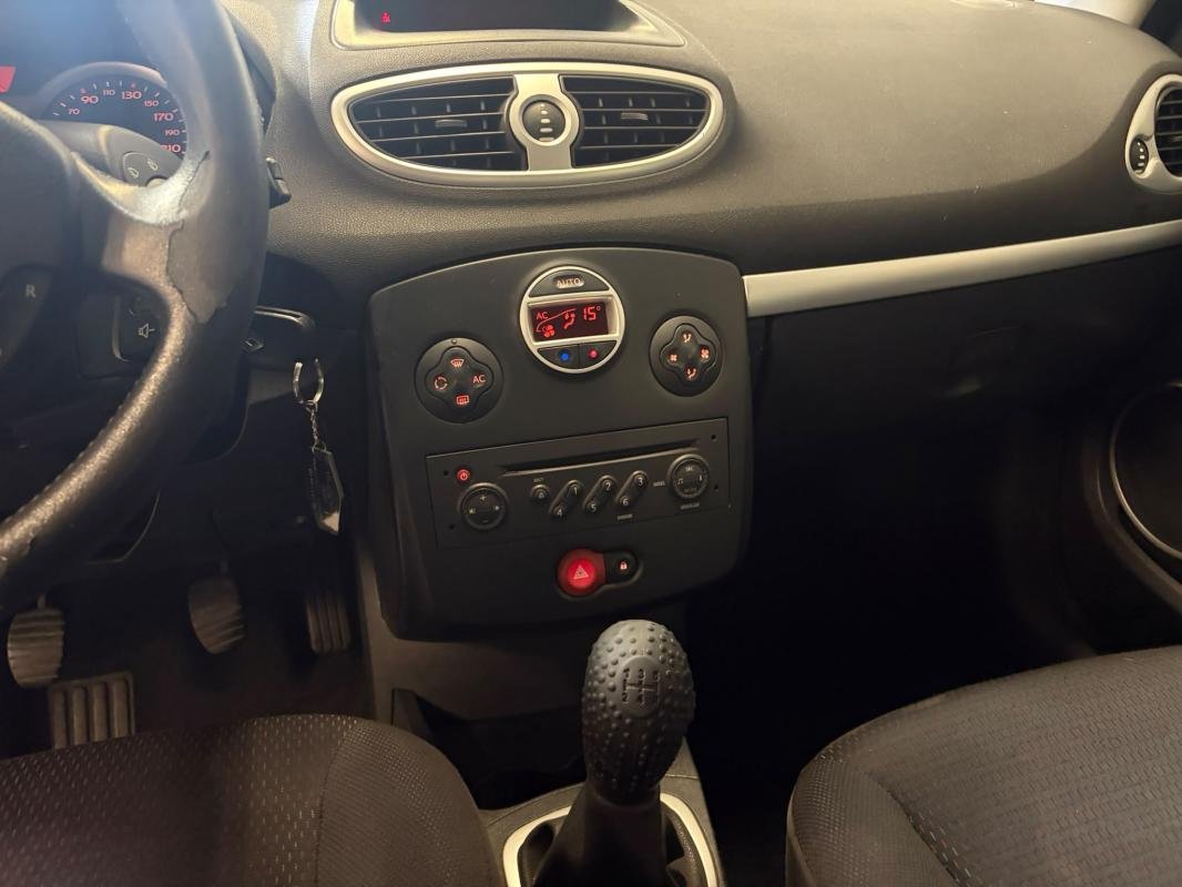 Renault Clio Estate - Photo 17