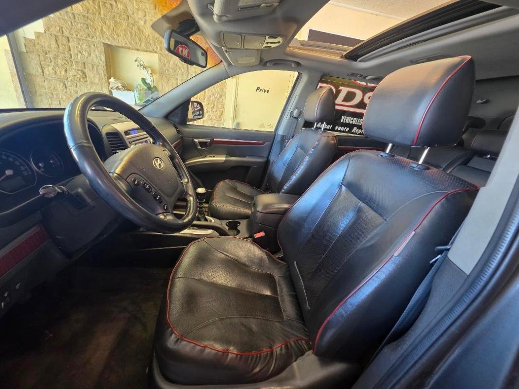 Hyundai Santa Fe - Photo 15