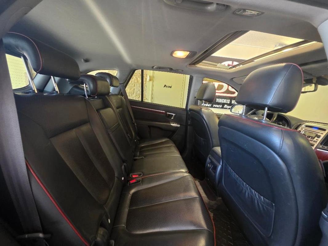 Hyundai Santa Fe - Photo 16