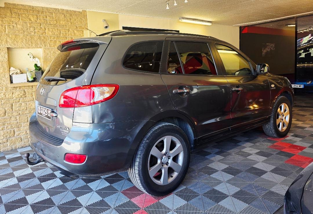 Hyundai Santa Fe - Photo 2
