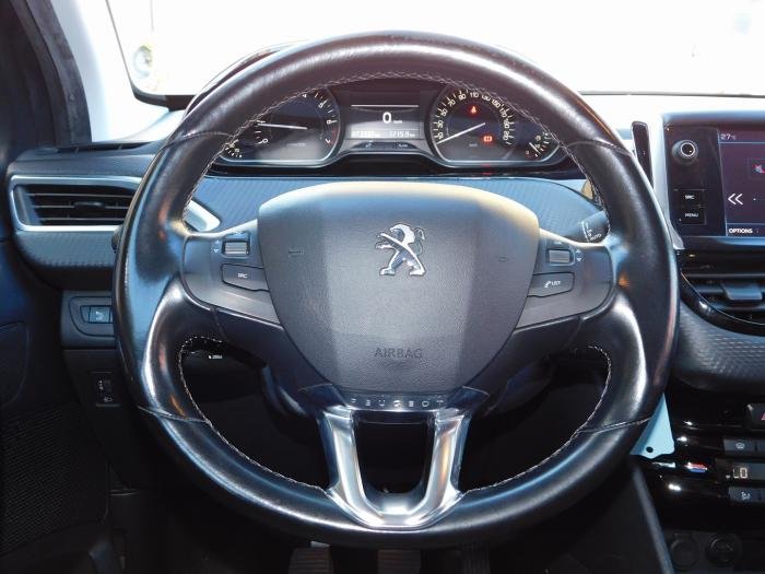 Peugeot 208 - Photo 11