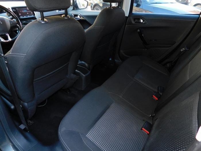 Peugeot 208 - Photo 14