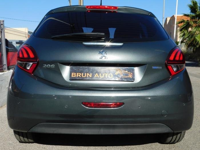 Peugeot 208 - Photo 3