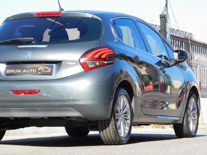 Peugeot 208 - Photo 4