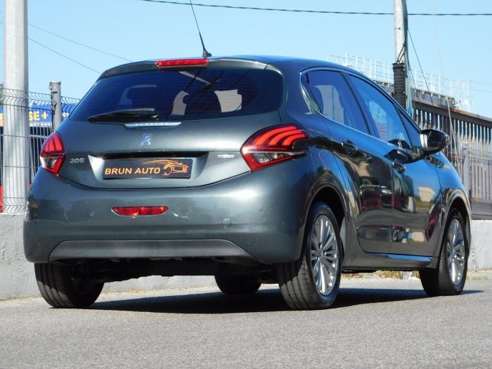 Peugeot 208 - Photo 5