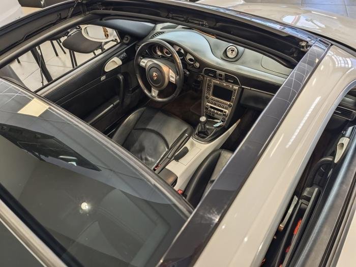 Porsche 911 - Photo 13