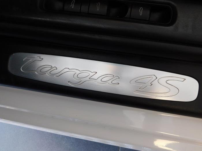 Porsche 911 - Photo 19