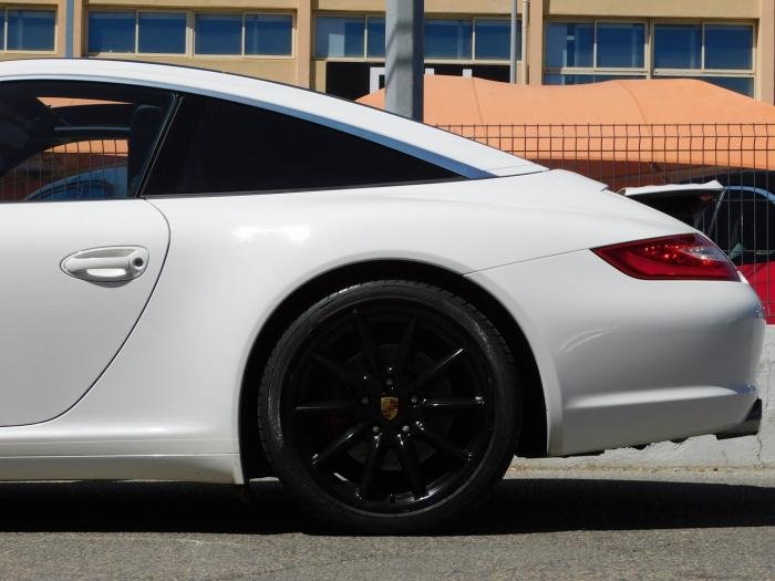 Porsche 911 - Photo 9