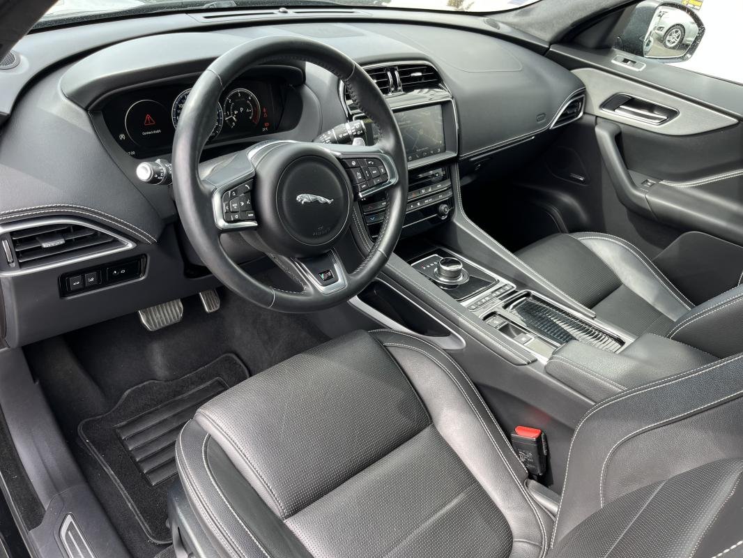 Jaguar F-Pace - Photo 14