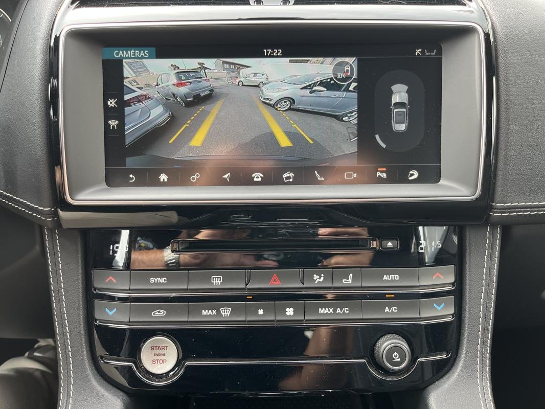 Jaguar F-Pace - Photo 20