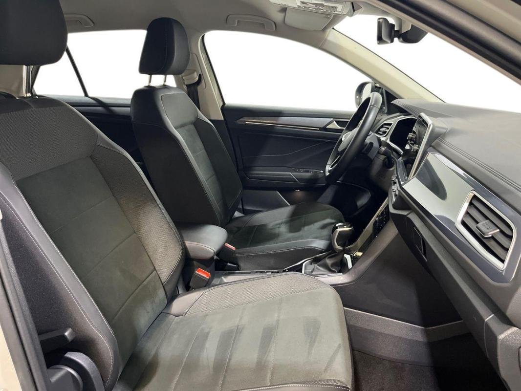 Volkswagen T-Roc - Photo 13
