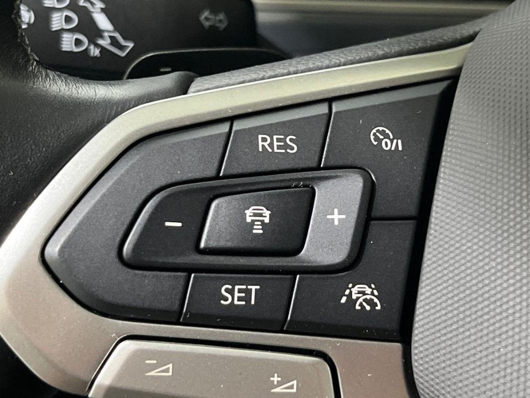 Volkswagen T-Roc - Photo 21