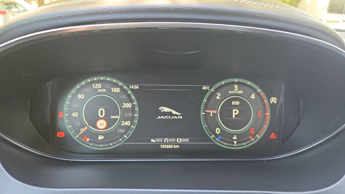 Jaguar E-PACE - Photo 12
