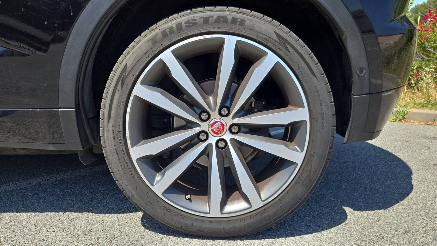 Jaguar E-PACE - Photo 19