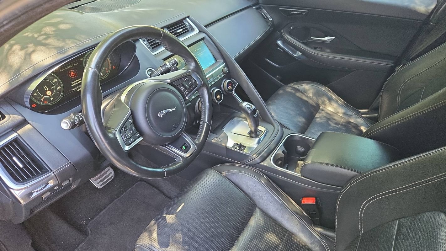 Jaguar E-PACE - Photo 8