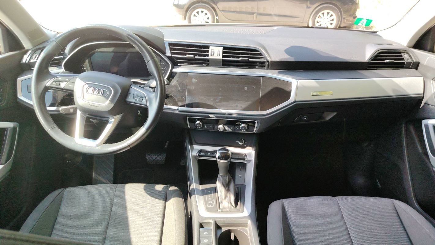 Audi Q3 - Photo 11