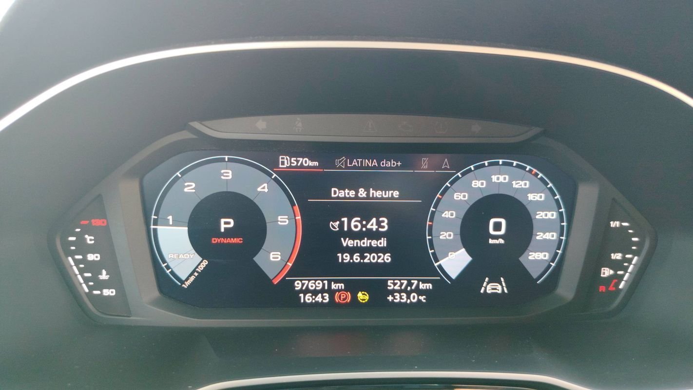 Audi Q3 - Photo 12