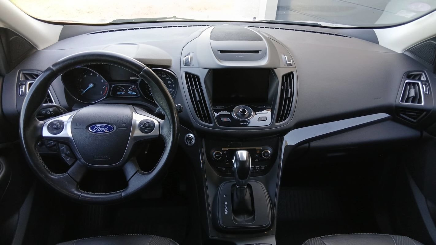 Ford Kuga - Photo 11