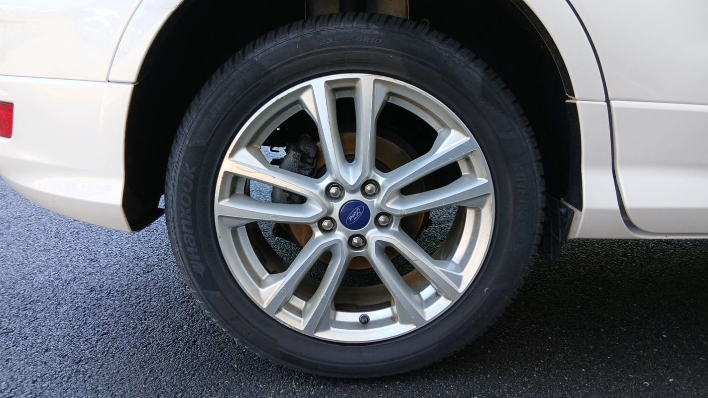 Ford Kuga - Photo 16