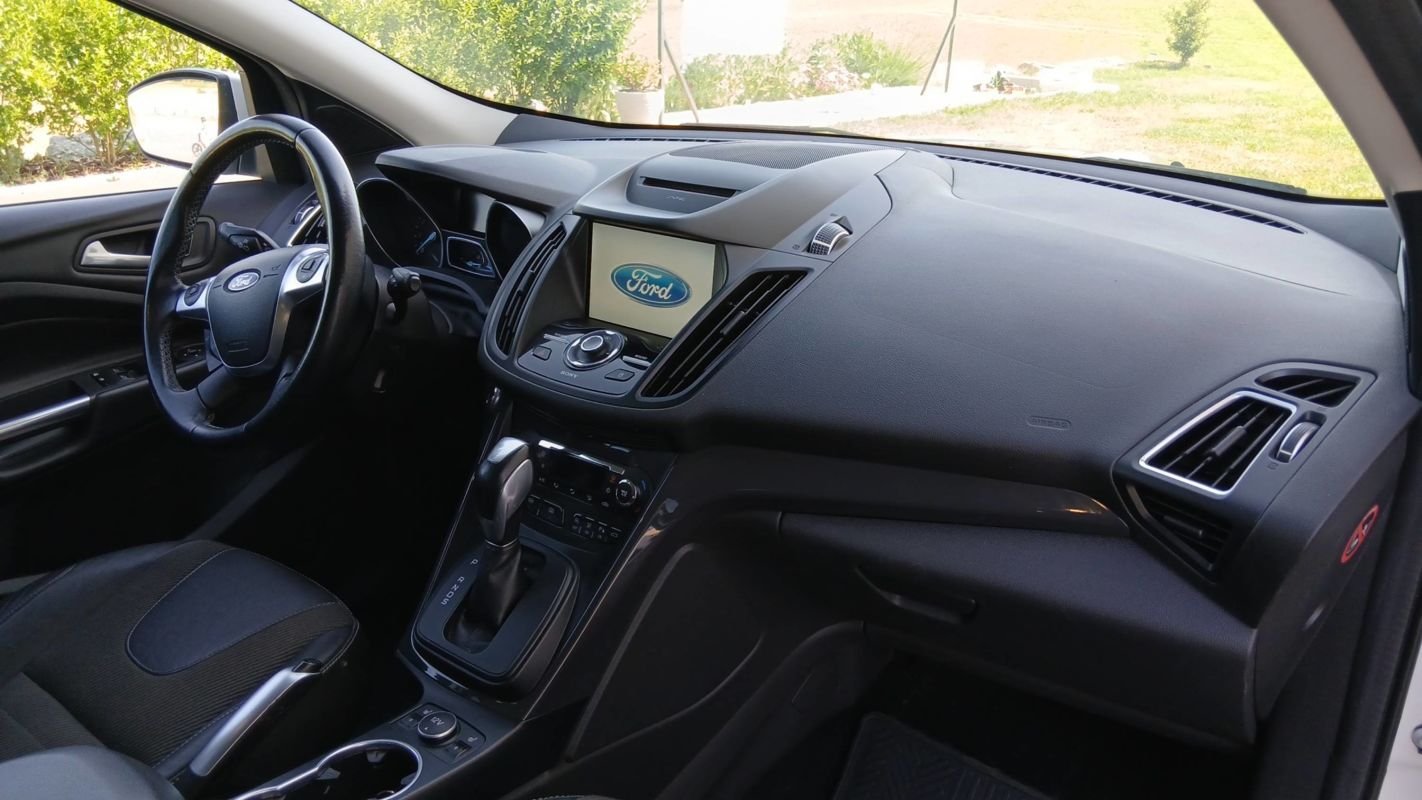 Ford Kuga - Photo 10
