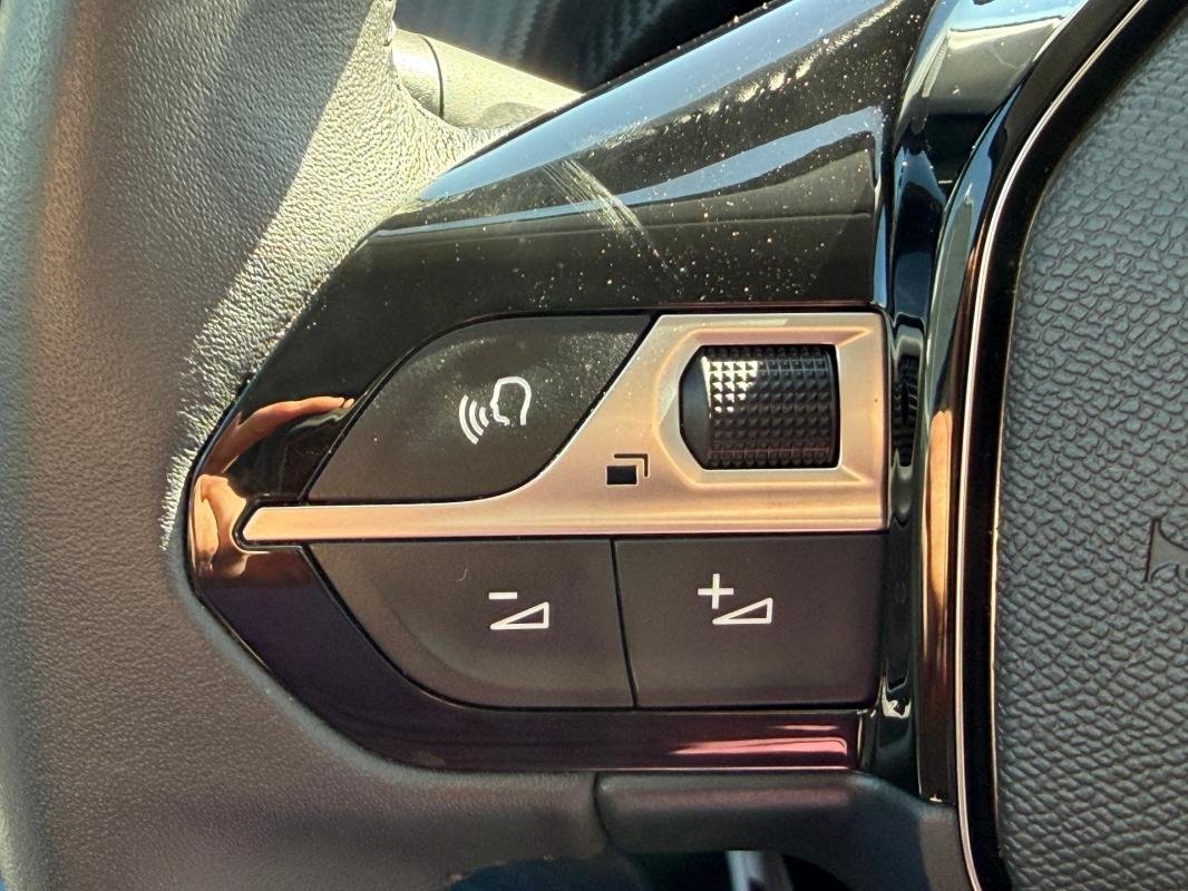 Peugeot 208 - Photo 18