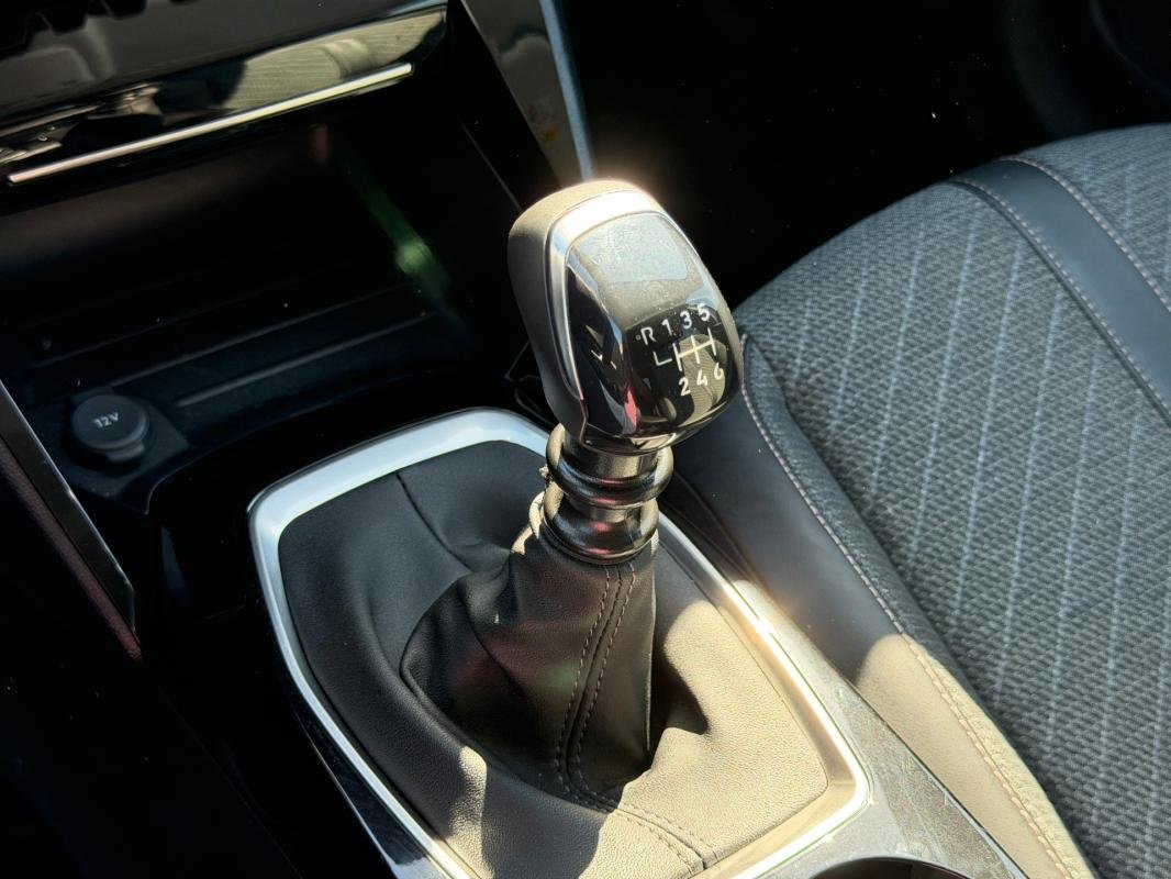 Peugeot 208 - Photo 8