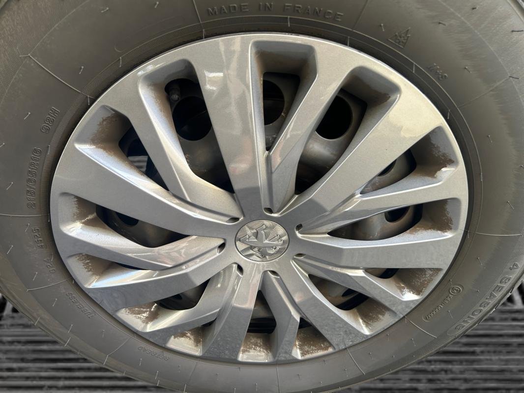 Peugeot Rifter - Photo 23